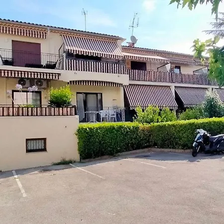 Quiet Garden Near & Station Apartment *